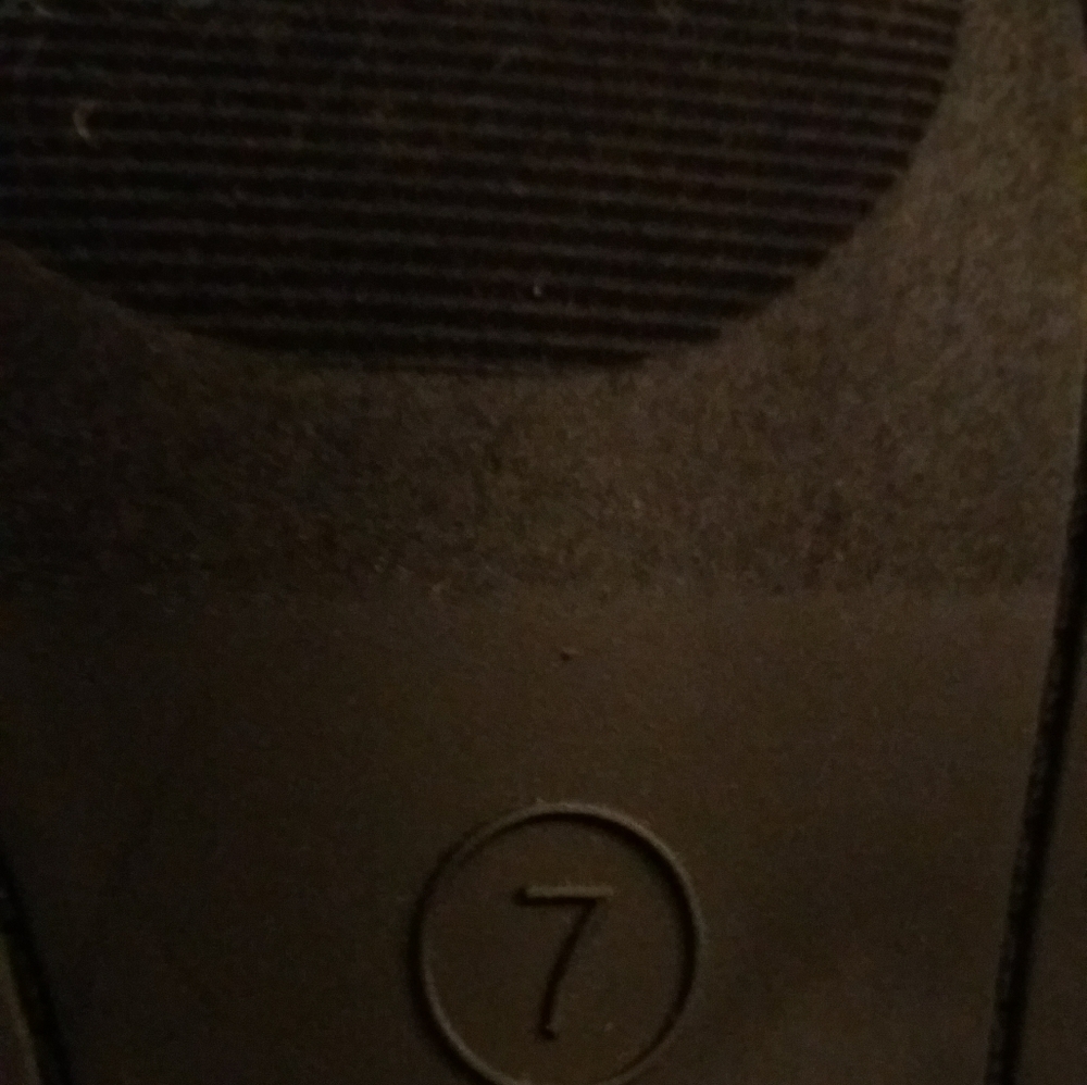Excellent black leather zippered boots - Picture 6 of 6